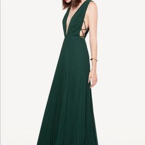 Fame and Partners Green Evening Dress